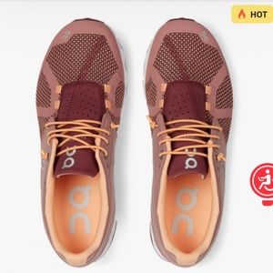 On Cloud Running Shoe, Navy & Coral, size 7